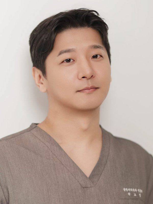 パク・ノミン 代表院長